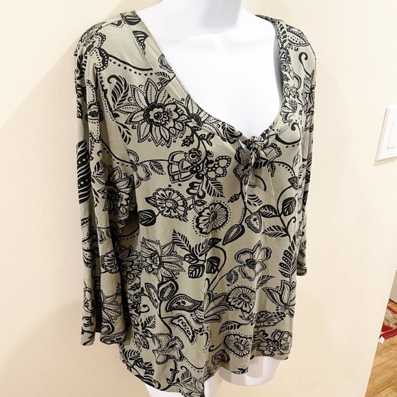 Hanna Andersson Floral Tie Front Top Green Large - Picture 3 of 12